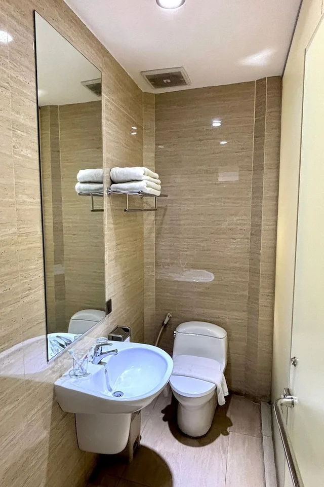 كوخ بسرير مزدوج، Thongs Inn Kualanamu Transit Hotel 10/10