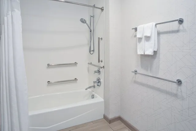 غرفة قياسية بسريرين كوين لذوي الإعاقة، Holiday Inn Express & Suites Belleville (Airport Area) 7/7