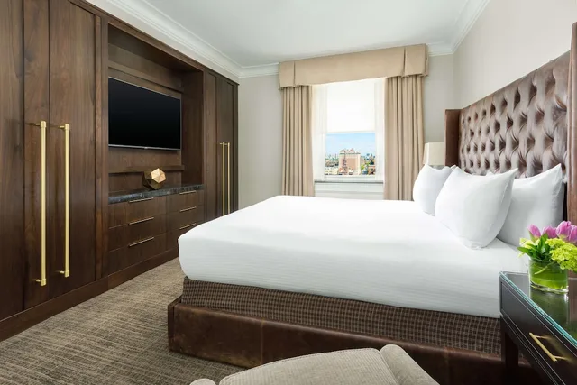 جناح رئاسي بسرير كينج بغرفة نوم واحدة، Hilton Boston Park Plaza 1/2