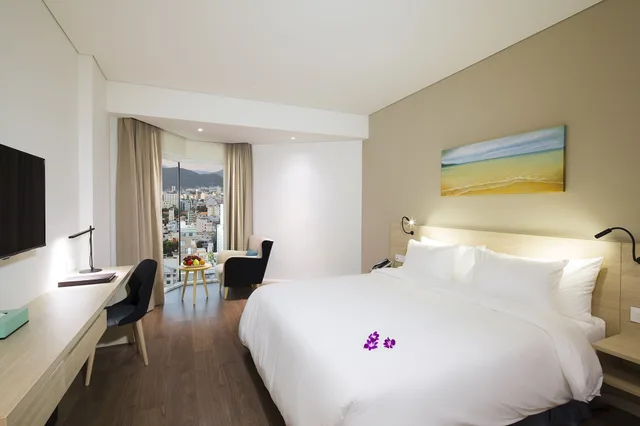 غرفة تنفيذية بسرير كينج، Liberty Central Nha Trang 1/5