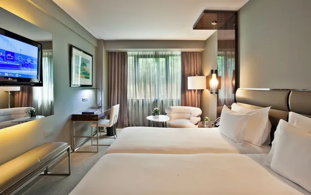 غرفة ديلوكس بسرير كوين، Altis Grand Hotel 4/10