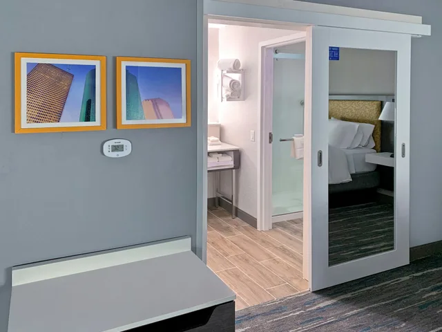 Studio, King Bed, Hampton Inn and Suites Houston East Beltway 8 5/5