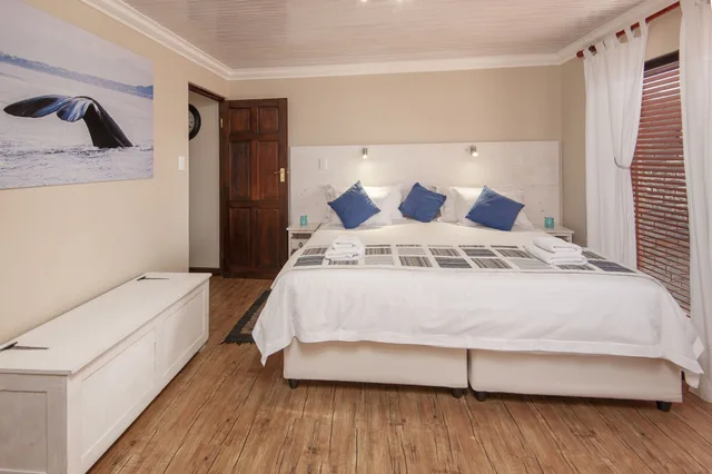 كوخ عائلي بسريرين كينج بإطلالة على الحديقة بغرفتي نوم بمطبخ، White Shark Guest House 2/10