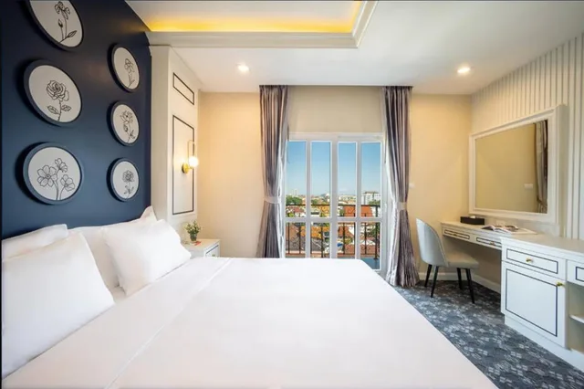 غرفة سوبيريور بسرير مزدوج أو سريرين منفصلين بإطلالة على المدينة بشرفة، Eastin Hotel Vientiane 1/2
