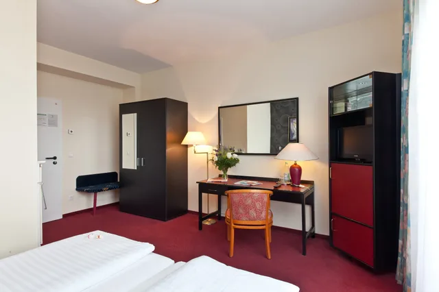 غرفة قياسية بسريرين منفصلين، Hotel Aviva Neue Messe 6/10
