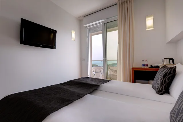 غرفة كلاسيكية بسرير مزدوج بشرفة، Park Hotel Ermitage 2/4