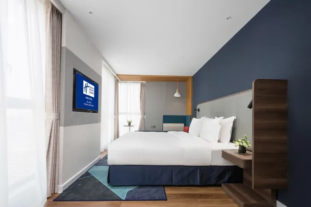 Standard, Twin Beds, Extra Floor Space، Holiday Inn Express Foshan Chancheng 2/3