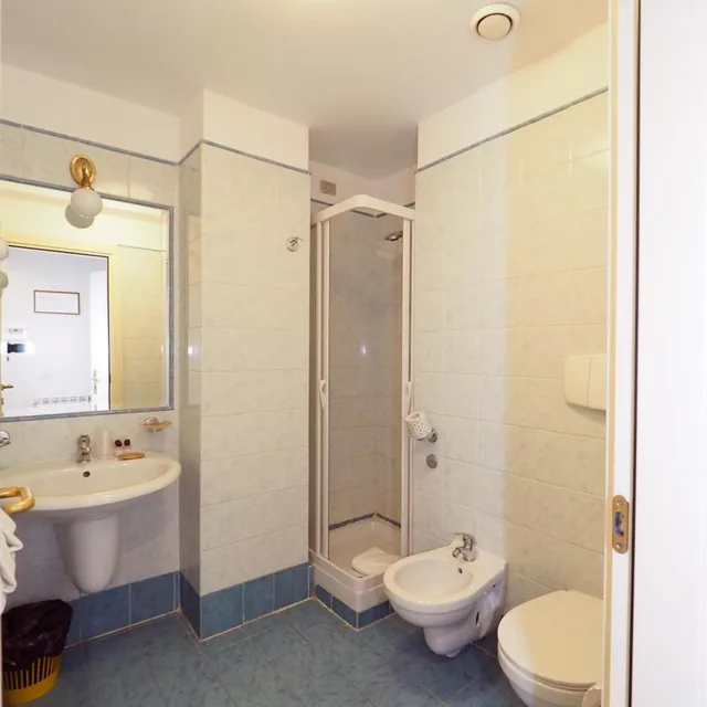 غرفة مفردة، Hotel Laura 22/24