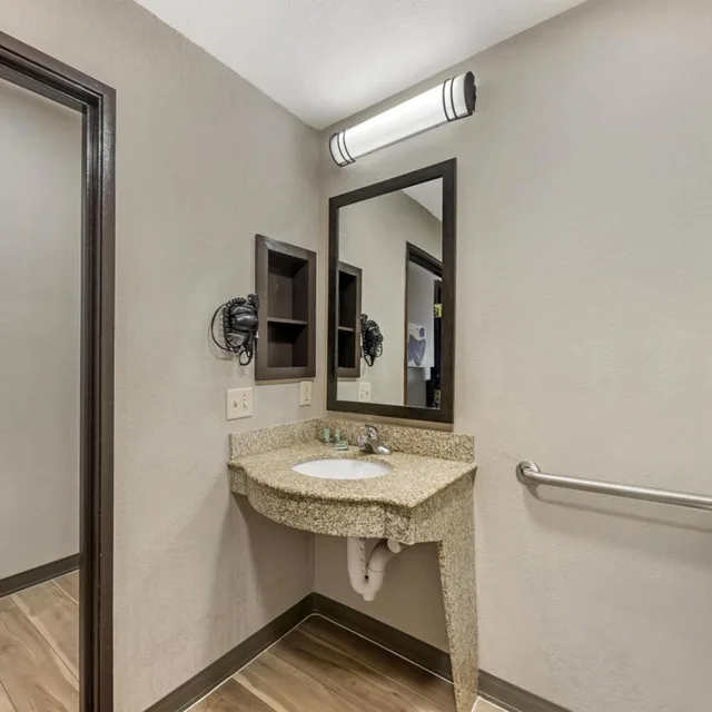 جناح بسرير كينج لذوي الإعاقة، Best Western Sea World/Lackland AFB NW Hotel Suites 6/8