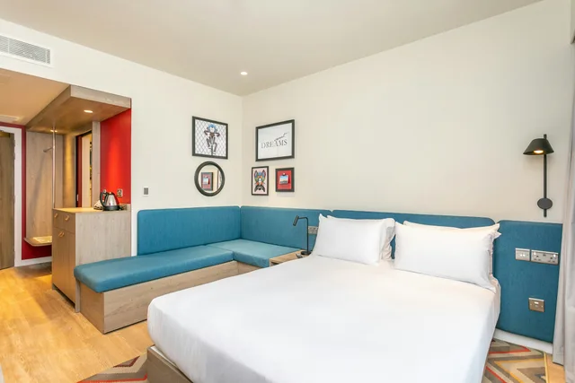 غرفة بريميوم بسرير كوين بإطلالة مع أريكة، Hampton By Hilton Blackpool 3/8