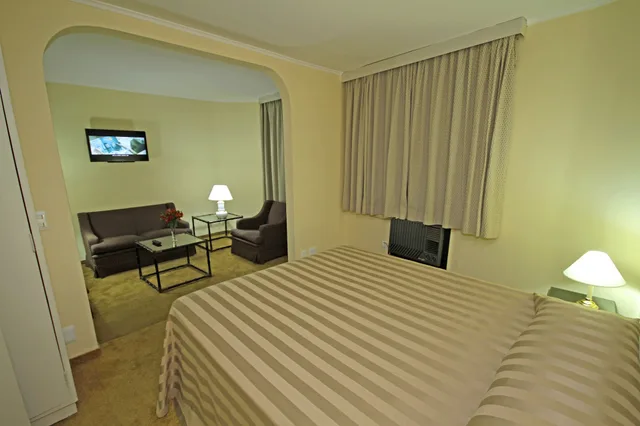 جناح رئاسي بسرير كينج بحوض جاكوزي، SAN MICHEL HOTEL 7/10