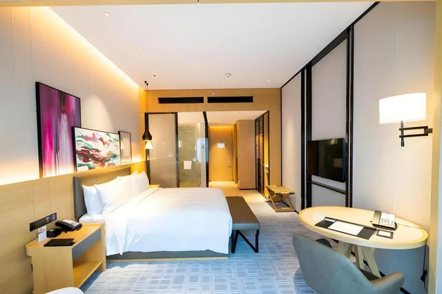 Executive, Radisson Hangzhou Qianjiang 4/10