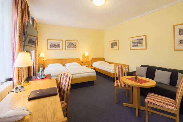 جناح بسرير كوين، Hotel Kastanienhof Berlin 2/10