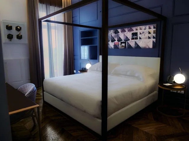 جناح بسرير كينج بغرفة نوم واحدة، De Bonart Naples, Curio Collection by Hilton 10/10