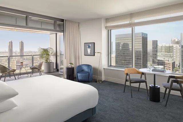 Room, Queen Bed, Alma San Diego Downtown, a Tribute Portfolio Hotel 5/9
