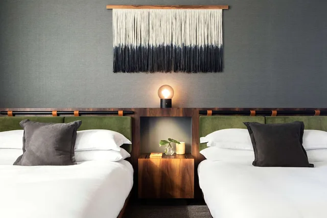 Preferred, 2 Queen Beds، The Alexis Royal Sonesta Hotel Seattle 2/4