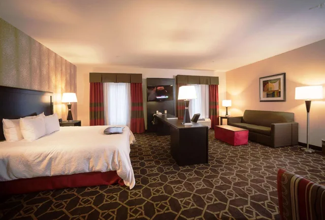 جناح استوديو بسرير كينج مع أريكة، Hampton Inn Fort Morgan 1/8