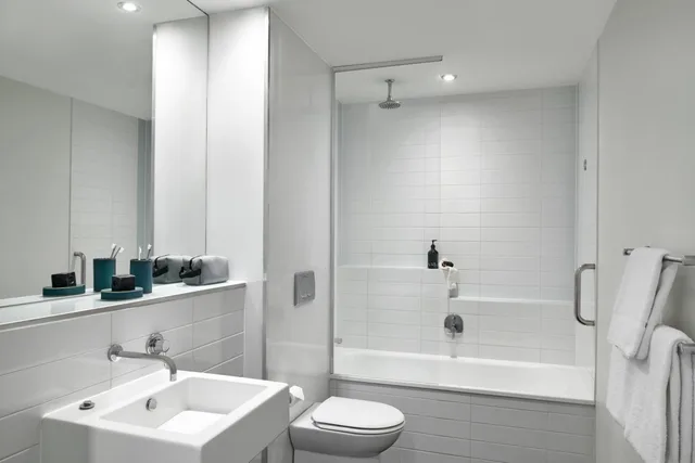 2 Bedrooms, Adjoining, Apartment, 2 Queen Beds، Punthill Williamstown 8/10