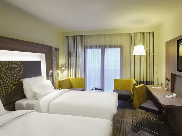 Superior, Twin Beds, Novotel Istanbul Bosphorus Hotel 6/10