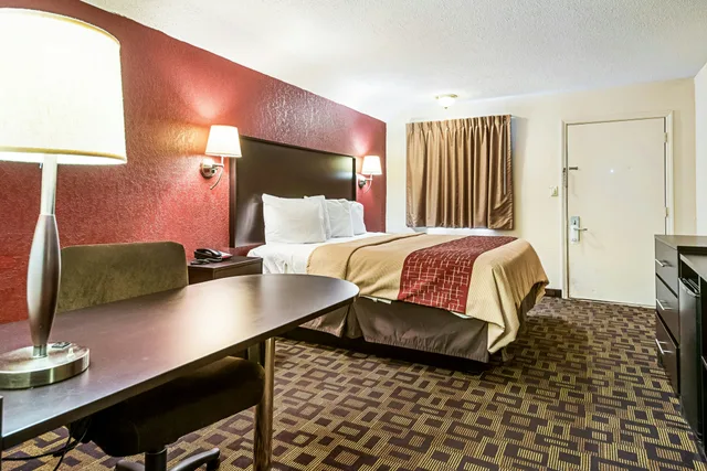 غرفة سوبيريور بسرير كينج، Red Roof Inn Anderson 2/3