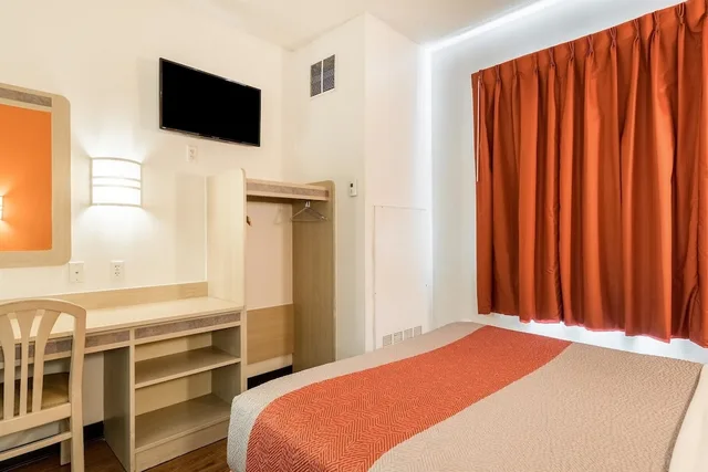غرفة بسرير كوين، Motel6 Newport, TN 4/9