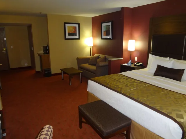 جناح بسرير كينج، Best Western Plus Woodland Hills Hotel Suites 3/6
