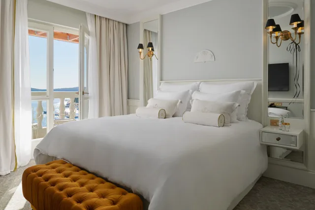 بنتهاوس بسريرين منفصلين بإطلالة على البحر بشرفة، Palace Elisabeth Hvar Hotel 2/3