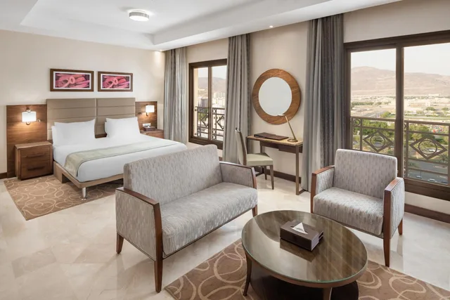Junior Suite, Accessible, Copthorne Makkah Al Naseem 1/5