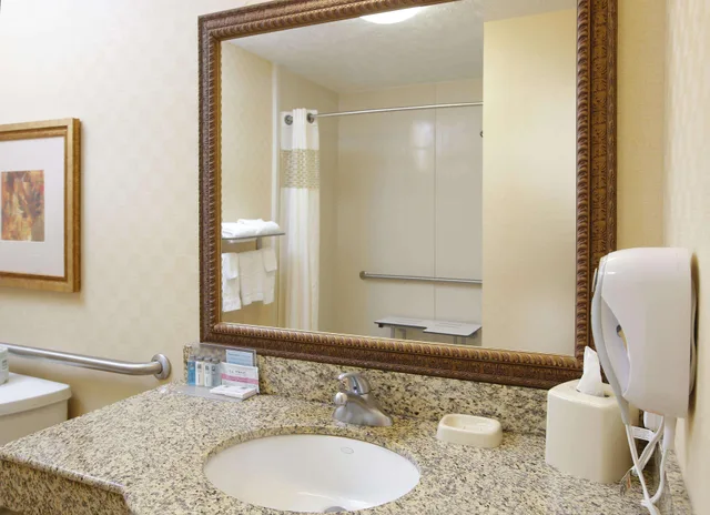 جناح، Hampton Inn Waterloo Cedar Valley 2/2