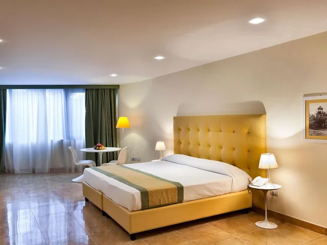 غرفة سوبيريور بسرير مزدوج، Mercure Villa Romanazzi Carducci 4/7