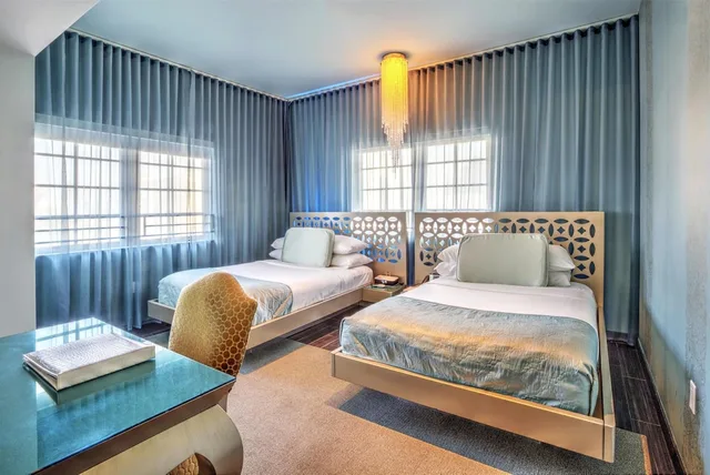 Gold, 2 Double Beds, Accessible, Dream South Beach by Hyatt 1/4