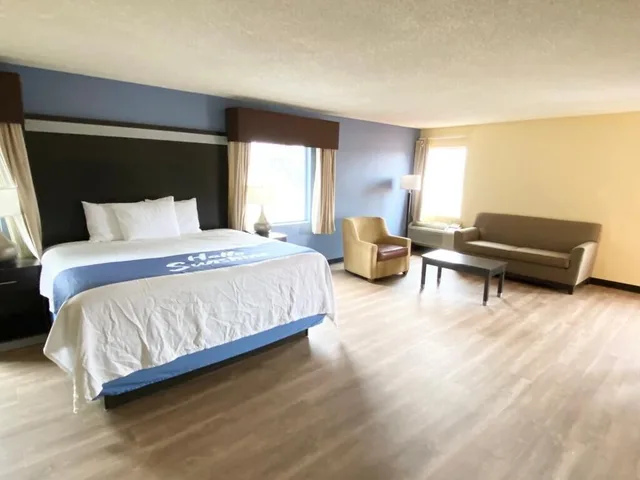 غرفة قياسية بسرير كينج، Days Inn by Wyndham Barnwell 1/5