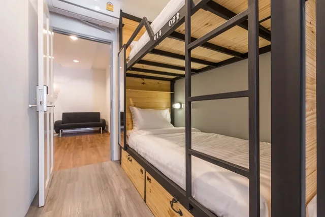 غرفة قياسية رباعية بأسرّة بطابقين، X9hostel 2/5