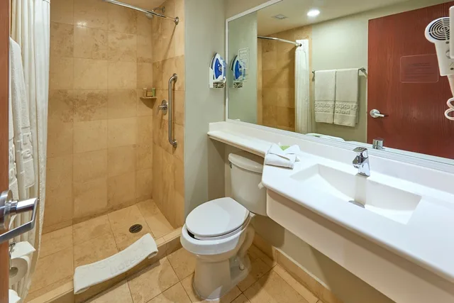جناح بسرير كوين مع أريكة، City Express by Marriott Ciudad Juarez 3/3