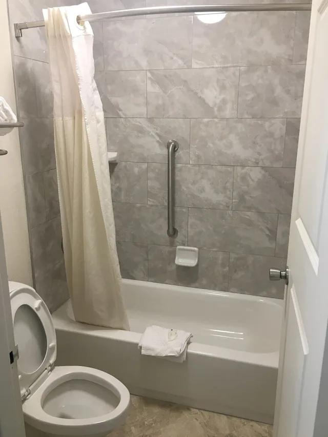 غرفة قياسية بسريرين مزدوجين للمدخنين، Quality Inn Coliseum 7/7