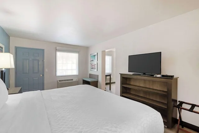 جناح بسرير كينج، Best Western Plus St. Simons 2/6