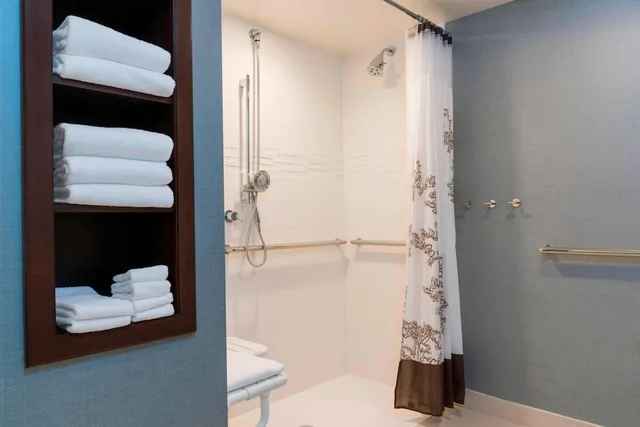 جناح بغرفتي نوم، RESIDENCE INN BLOOMINGTON 3/4