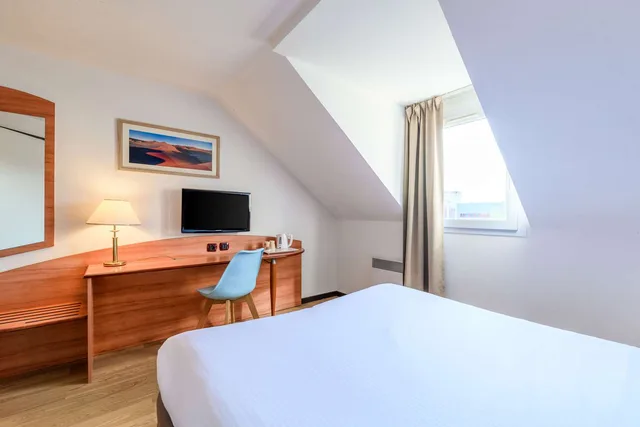 غرفة بسرير مزدوج، Comfort Hotel Evreux 1/3
