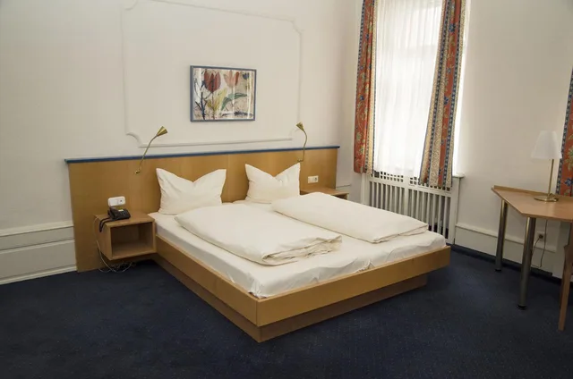 Standard, Double or Twin Bed, Hotel Perkeo 3/10