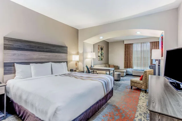غرفة بسرير كينج، La Quinta Inn Suites By Wyndham Andrews 2/3