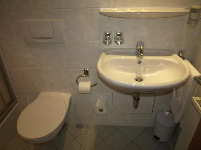 غرفة ثلاثية، Hotel Central Classic 1/1