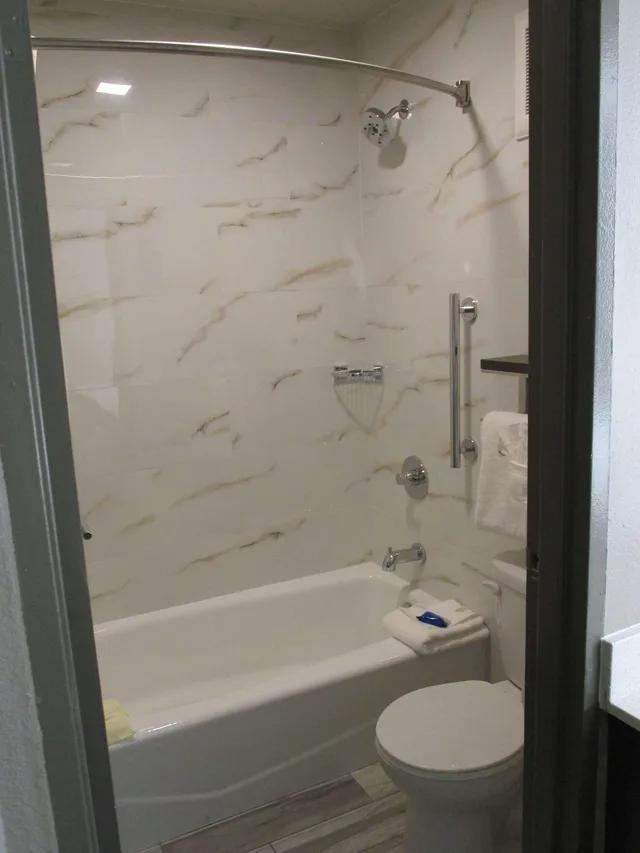 غرفة، Surestay Plus Hotel By Best Western Point Richmond 1/1