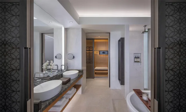 جناح بسرير كينج بإطلالة على الحديقة، Park Hyatt Abu Dhabi Hotel & Villa - Saadiyat island 10/10