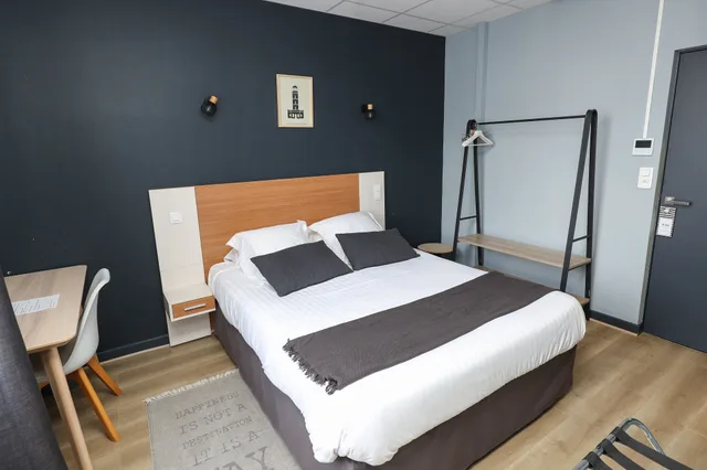 جناح عائلي بسرير كوين وسريرين منفصلين بغرفتي نوم، Citotel Le Chapon Fin 2/10