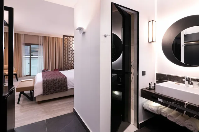 جناح جونيور بسرير كينج مع أريكة، S Hotel Boutique Thessaloniki 3/3