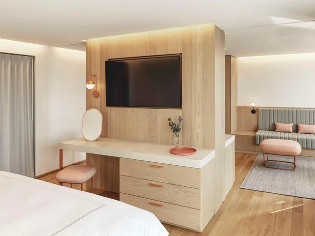 جناح بانورامي بسرير كينج بشرفة بإطلالة، Swissotel Kursaal Bern 6/9