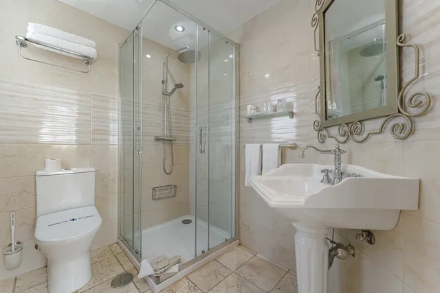 Superior, Suite, Flamingo Suites 9/10