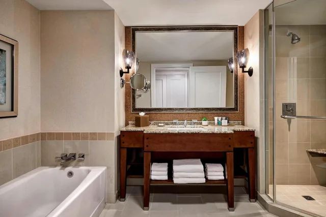 Deluxe, 2 Queen Beds, French Balcony، JW Marriott San Antonio Hill Country Resort & Spa 3/4