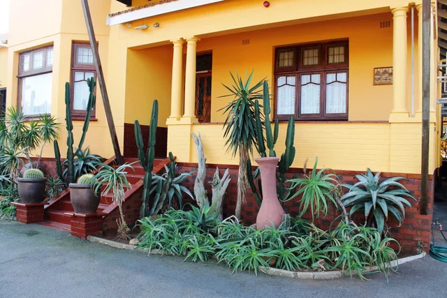 Flintstones Guest House Durban، ديربان 4/52
