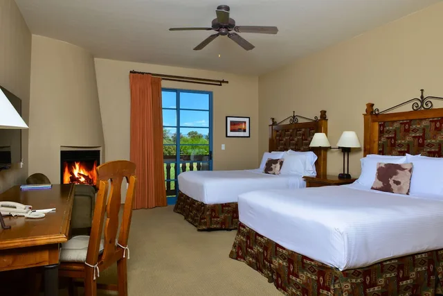 غرفة ديلوكس بسريرين كوين، Lodge On The Desert 1/4